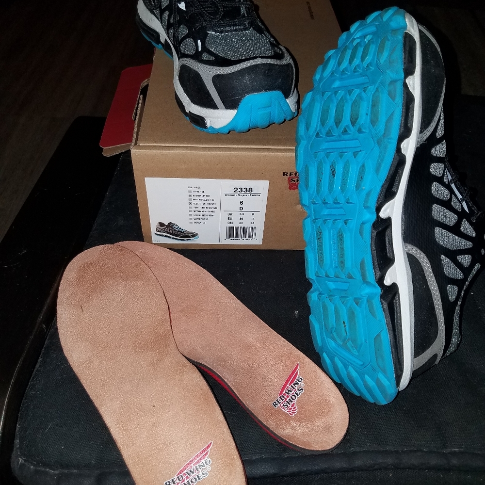 Women's Red Wing tennis shoes